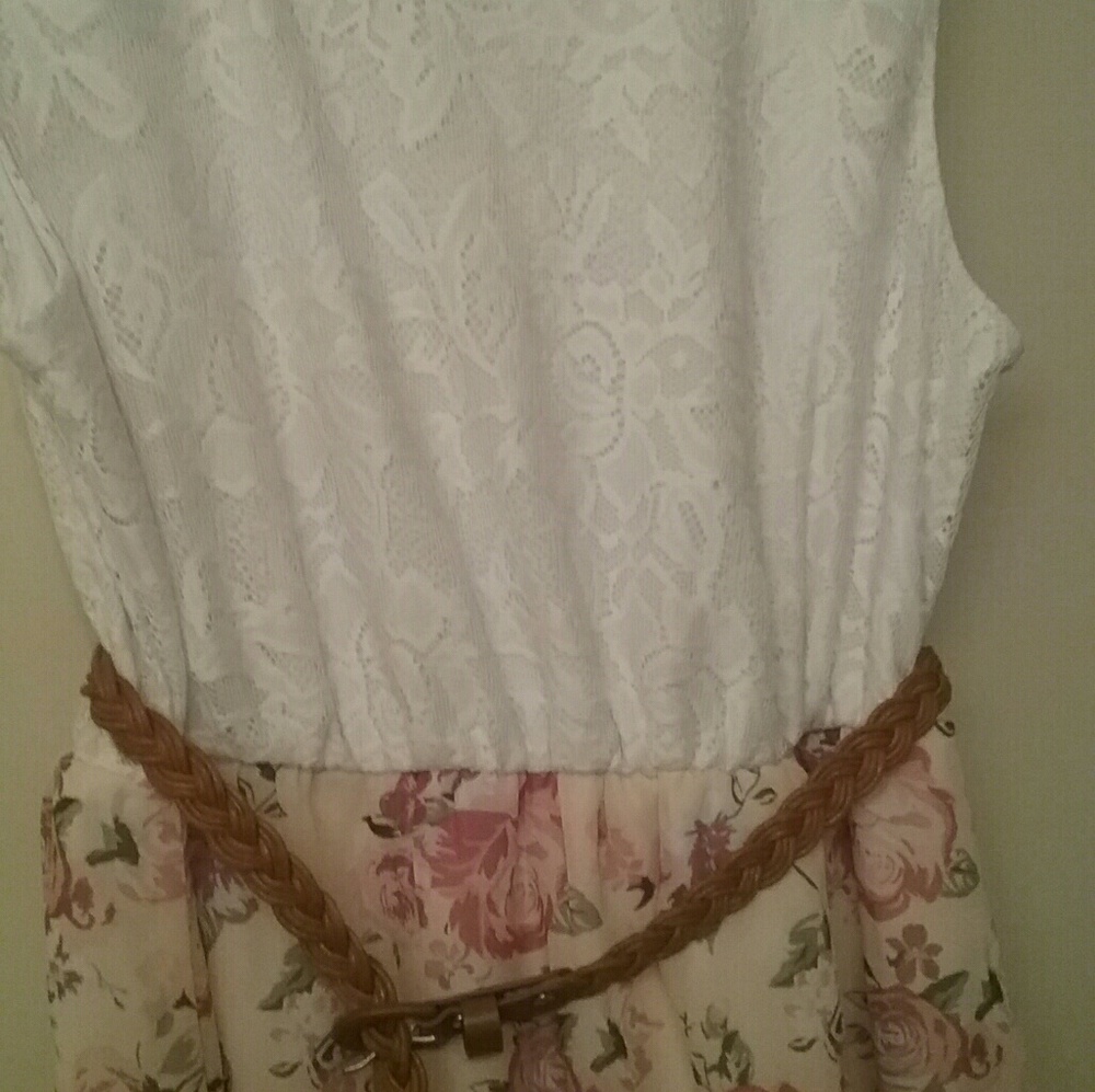 Almost famous floral dress. Country chic. - Picture 6 of 8